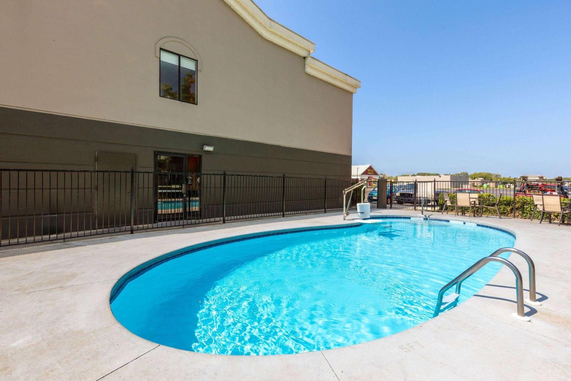 La Quinta Inn By Wyndham Decatur Alabama Ngoại thất bức ảnh